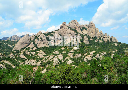 Montserrat est une montagne multi-situé près de la ville de Barcelone, en Catalogne. Montserrat' signifie littéralement ''saw mont Banque D'Images