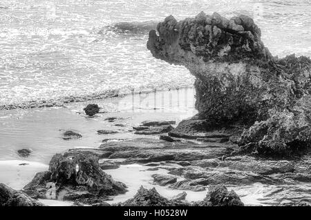 Falaise sur la plage de Ris, Noja, Cantabria, Spain, Europe Banque D'Images