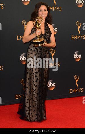 Los Angeles, CA, USA. 18 Sep, 2016. Julia Louis-Dreyfus dans la salle de presse pour la 68e Primetime Emmy Awards 2016 Annuel - Salle de presse, Microsoft Theatre, Los Angeles, CA Septembre 18, 2016. © Priscille Grant/Everett Collection/Alamy Live News Banque D'Images