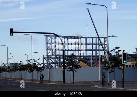 Tayside, Dundee, Ecosse, Royaume-Uni. 20 septembre 2016 : Les travaux avancent sur le V&A Museum et la construction de la nouvelle La gare de Dundee. Les £1milliard de transformation de Dundee City Waterfront qui comprend 240 hectares de terrain de développement s'étend à 8 km le long de la rivière Tay est un projet de 30 ans (2001-2030) qui propulse la ville d'acclamer. La région est divisée en cinq zones ciblées : Riverside, Seabraes, le front central de la ville, quai et le Port de Dundee. Credit : Dundee Photographics / Alamy Live News Banque D'Images