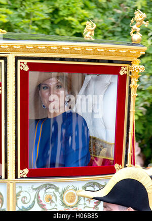 Den Haag, Pays-Bas. 20 Sep, 2016. Reine Maxima des Pays-Bas dans l'entraîneur de verre sur le chemin de 2016 Palais de Noordeinde à La Haye, Pays-Bas, 20 Septembre 2016 Photo : Albert Nieboer//Point de vue - pas de fil - SERVICE/dpa/Alamy Live News Banque D'Images