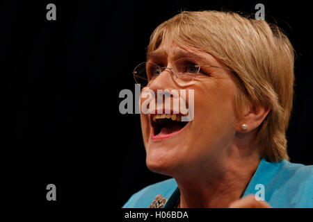 Brighton, UK. 20 Sep, 2016. Président du parti, Sarah Brinton, Baroness Brinton, connu sous le nom de Sal Brinton parle pendant les Libéraux Démocrates Conférence d'automne à Brighton, UK, mardi 20 septembre, 2016. Credit : Luke MacGregor/Alamy Live News Banque D'Images