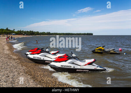 Jet ski sur la rive du lac Winnipeg à Gimli, au Manitoba, Canada. Banque D'Images