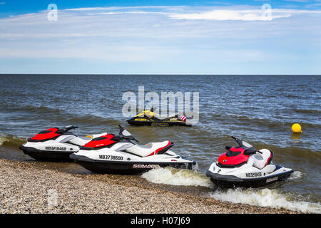 Jet ski sur la rive du lac Winnipeg à Gimli, au Manitoba, Canada. Banque D'Images