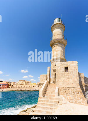 Le phare de La Canée, à l'entrée du port vénitien de La Canée, Crète, Grèce Banque D'Images