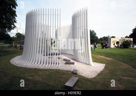 L'une des maisons d'été de la Serpentine 2016, par Asif Khan, la Serpentine Gallery, Hyde Park, London W2, Angleterre, Royaume-Uni Banque D'Images