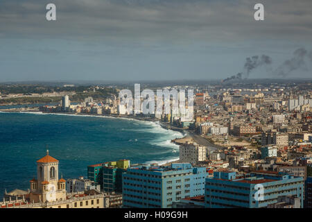 Une vue sur la ville et le front de mer de Malecon, La Havane, Cuba, Antilles, Caraïbes, Amérique Centrale Banque D'Images