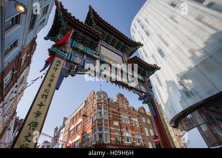 Chinatown sur Wardour Street, Londres, Angleterre, Royaume-Uni, Europe Banque D'Images