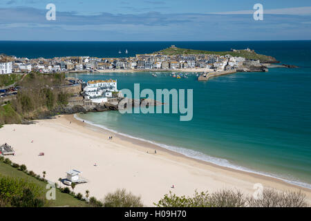 La plage de Porthminster et Port, St Ives, Cornwall, Angleterre, Royaume-Uni, Europe Banque D'Images