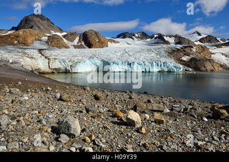 Apusiaajik glacier, près de Kulusuk, Est du Groenland, Greenland Banque D'Images