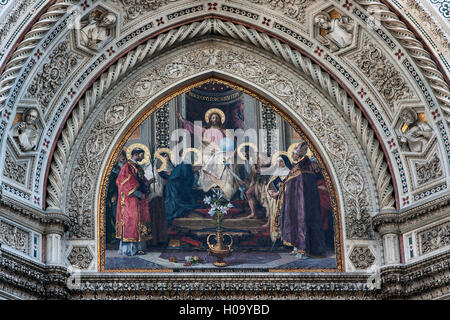 Détail, portail sur le côté ouest, Cathédrale de Santa Maria del Fiore, Florence, Toscane, Italie Banque D'Images