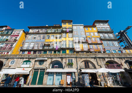 Maisons colorées, Porto, Portugal Banque D'Images