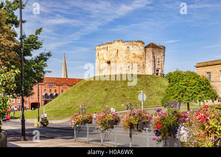 Clifford's Tower, York, North Yorkshire, Angleterre, Royaume-Uni Banque D'Images