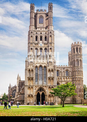 Avant de l'ouest de la cathédrale d'Ely, Cambridgeshire, Angleterre, RU Banque D'Images