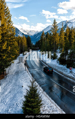 Panorama de Gerlos col de Acshelkopf, et cascade de Krimml Salzachtal willage dans les Alpes autrichiennes dans le wint Banque D'Images