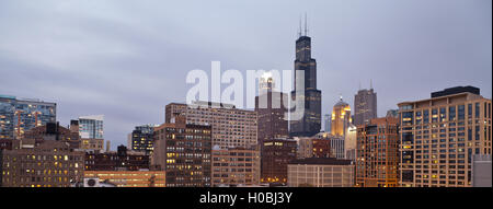 Chicago. Chicago Downtown district bâtiments avec Willis Tower. Banque D'Images