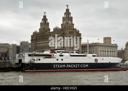 Catamaran HSC manannan car-ferry isle of man Steam Packet Company Liverpool Merseyside UK Banque D'Images