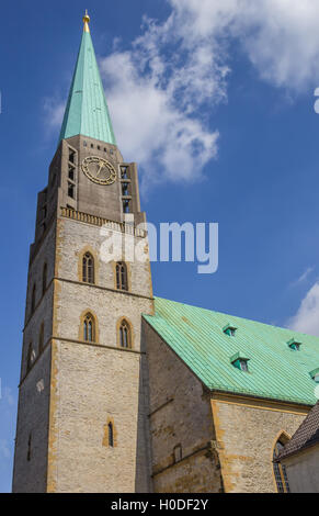 Tour de l'église Saint-Nicolas à Bielefeld, Allemagne Banque D'Images