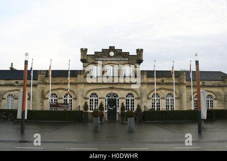 Entrée principale de la gare sur Stationstraat sur le marché ville de Valkenburg Hollande du Sud Limbourg Pays-Bas NL 2016 Banque D'Images