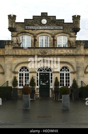 Entrée principale de la gare sur Stationstraat sur le marché ville de Valkenburg Hollande du Sud Limbourg Pays-Bas NL 2016 Banque D'Images