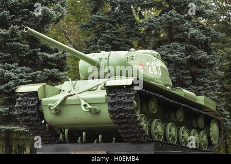 Soviet tank de guerre, militaire historique monument à Saint-Pétersbourg, Russie Banque D'Images