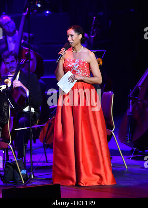 Margherita hôte Taylor sur scène à Classic FM Live au Royal Albert Hall de Londres. Le concert est organisé par le UK's plus populaire station de musique classique, Classic FM. ASSOCIATION DE PRESSE Photo. Photo date : mardi 20 septembre 2016. Crédit photo doit se lire : Matt Crossick/PA Wire Banque D'Images