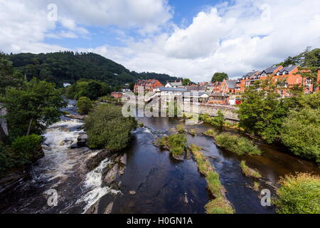 La gare de Llangollen et la rivière Dee Banque D'Images