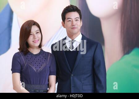 Séoul, Corée. 20 Sep, 2016. Kim Ha Neul, Jang Hee Jin, Lee Sang Woo Sung-rok, Shin et Yeo-jin Choi assister à la conférence de la production de façon à l'aéroport de Séoul, Corée, le 20 septembre 2016.(La Chine et la Corée, de l'homme) © TopPhoto/Alamy Live News Banque D'Images