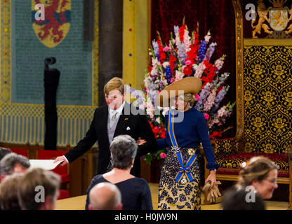 Den Haag, Pays-Bas. 20 Sep, 2016. Le roi Willem-Alexander et Maxima la reine dans la Ridderzaal au cours de l'ouverture de l'année parlementaire à Prinsjesdag à La Haye, Pays-Bas - - AUCUN FIL SERVICE - © dpa/Alamy Live News Banque D'Images