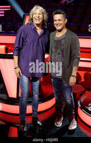 Alejandro Sanz y José Mercé durante la presentación de la nueva temporada del programa 'La Voz' en Madrid. 05/08/2016 Banque D'Images