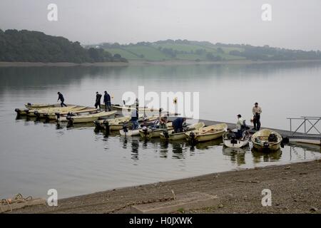 Réservoir d'Llandegfedd près de Newport South Wales, UK. 21 Septembre, 2016. International de pêche Pays de Galles UK Mercredi 21 Septembre 2016 Pays de Galles sont les hôtes de cet ans fly fishing la concurrence internationale entre les pays de Galles, l'Ecosse, l'Irlande et l'Angleterre au réservoir d'Llandegfedd près de Newport South Wales. Crédit : Steven Phillips/Alamy Live News Banque D'Images