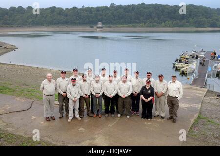 Réservoir d'Llandegfedd près de Newport South Wales, UK. 21 Septembre, 2016. International de pêche Pays de Galles UK Mercredi 21 Septembre 2016 Pays de Galles sont les hôtes de cet ans fly fishing la concurrence internationale entre les pays de Galles, l'Ecosse, l'Irlande et l'Angleterre au réservoir d'Llandegfedd près de Newport South Wales. En image de l'équipe du Pays de Galles. Crédit : Steven Phillips/Alamy Live News Banque D'Images