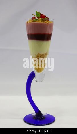 (160921) -- Rotterdam, 21 septembre 2016 (Xinhua) -- Photo prise le 19 septembre 2016 présente le dessert affiché au Championnat du Monde de la cuisine chinoise à Rotterdam, aux Pays-Bas. Le Championnat du Monde de Cuisine Chinoise s'est tenue du 19 septembre au 21 septembre à Rotterdam. Cette manifestation a attiré plus de 200 cuisiniers exceptionnels de 23 pays et régions. (Xinhua/Gong Bing) (WTC) Banque D'Images