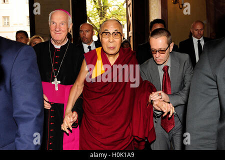 Swidnica, Pologne. Sep 21, 2016. Le dalaï-lama, visite de la cathédrale : Kazimierz Jurewicz Crédit/Alamy Live News Banque D'Images