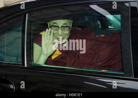 Pologne, 21 Sep 2016 Le dalaï-lama, visite de la cathédrale : Kazimierz Jurewicz Crédit/Alamy Live News Banque D'Images