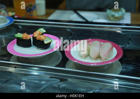 (160921) -- PYONGYANG, 21 septembre 2016 (Xinhua) -- Photo prise le 21 septembre 2016 montre des sushis dans un restaurant à Pyongyang, République populaire démocratique de Corée (RPDC), 21 septembre 2016. Le premier restaurant de sushi en RPDC a ouvert ses portes le 6 septembre. (Xinhua/Lu Rui) (hy) Banque D'Images