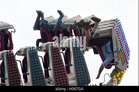 Munich, Allemagne. Sep 21, 2016. Un funride à l'Oktoberfest de Munich, Allemagne, le 21 septembre 2016. Le 183th Wiesn lieu du 17 septembre 2016 jusqu'au 3 octobre 2016. PHOTO : FELIX HOERHAGER/dpa/Alamy Live News Banque D'Images