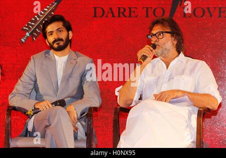 Réalisateur Rakeysh Omprakash Mehra Bollywood acteur avec Harshvardhan Kapoor music lancement de film Mirzya à Mumbai Banque D'Images