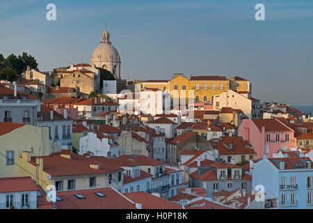 Vue sur l'Alfama district à l'église Santa Engracia Lisbonne Portugal Banque D'Images