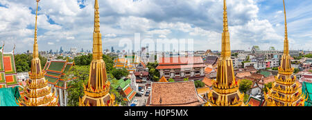 Vue panoramique de l'île de Rattanakosin Loha Prasat temple, Bangkok, Thaïlande Banque D'Images