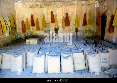 Un atelier ocre Roussillon usine où a été traité le minerai à produire des produits comme colorant pour peinture Banque D'Images