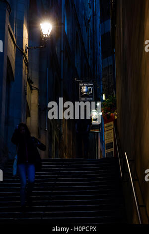 Fleshmarket close, à Édimbourg, en Écosse, dans la nuit Banque D'Images