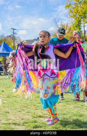 Les Premières Nations danseur, DTES Pow-wow et à la célébration culturelle, Oppenheimer Park, Vancouver, British Columbia, Canada Banque D'Images