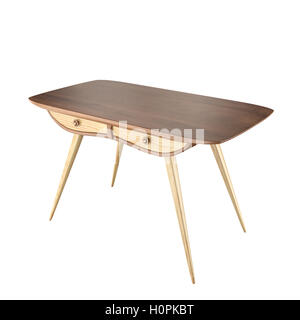 Table en bois avec tiroirs isolé sur fond blanc. Banque D'Images