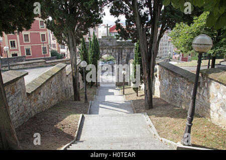Mallona Gate et escaliers à Bilbao BISCAYE Pays Basque Espagne Banque D'Images