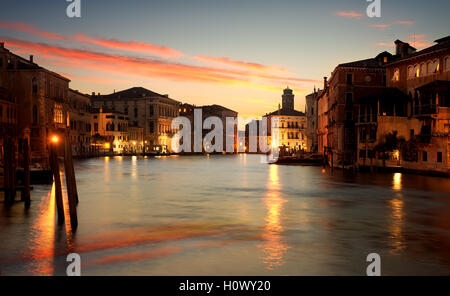 Matin calme sur le Grand Canal à Venise, Italie Banque D'Images