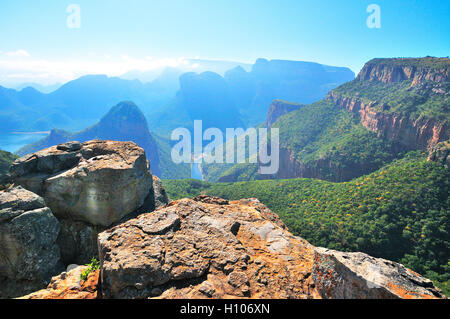 Blyde River Canyon - le long de 25 km de Blyde River Canyon est Le 3ème plus grand canyon du monde -Blyde et Ohrigstad Rivers.below,Mpumalanga,South Afrique Banque D'Images