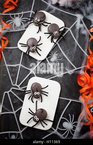 Spider gris foncé macarons à la réglisse Banque D'Images