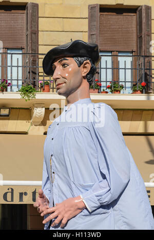 Gigante figure en Béret Basque à San Sebastian au défilé annuel de la Semana Grande feria Espagne Pays Basque Banque D'Images