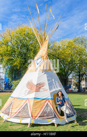 DTES Pow-wow et à la célébration culturelle, Oppenheimer Park, Vancouver, British Columbia, Canada Banque D'Images